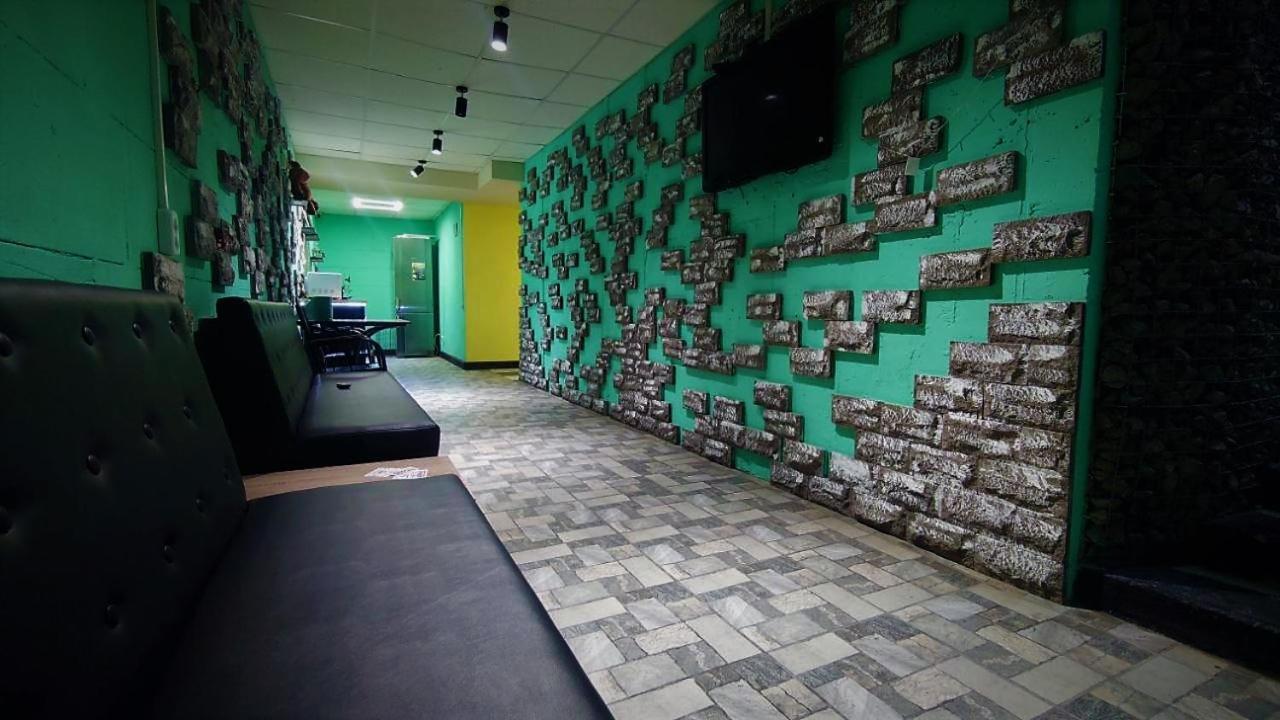 Міні Готель "Бункер" На Солом'Янському Kiev Eksteriør billede